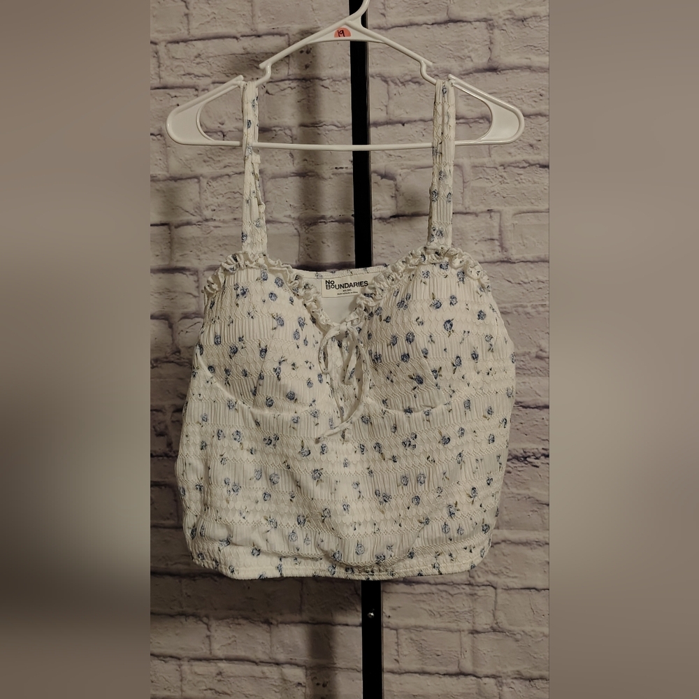 No Boundaries White and Blue Floral Top And Skirt Size XXL (20)